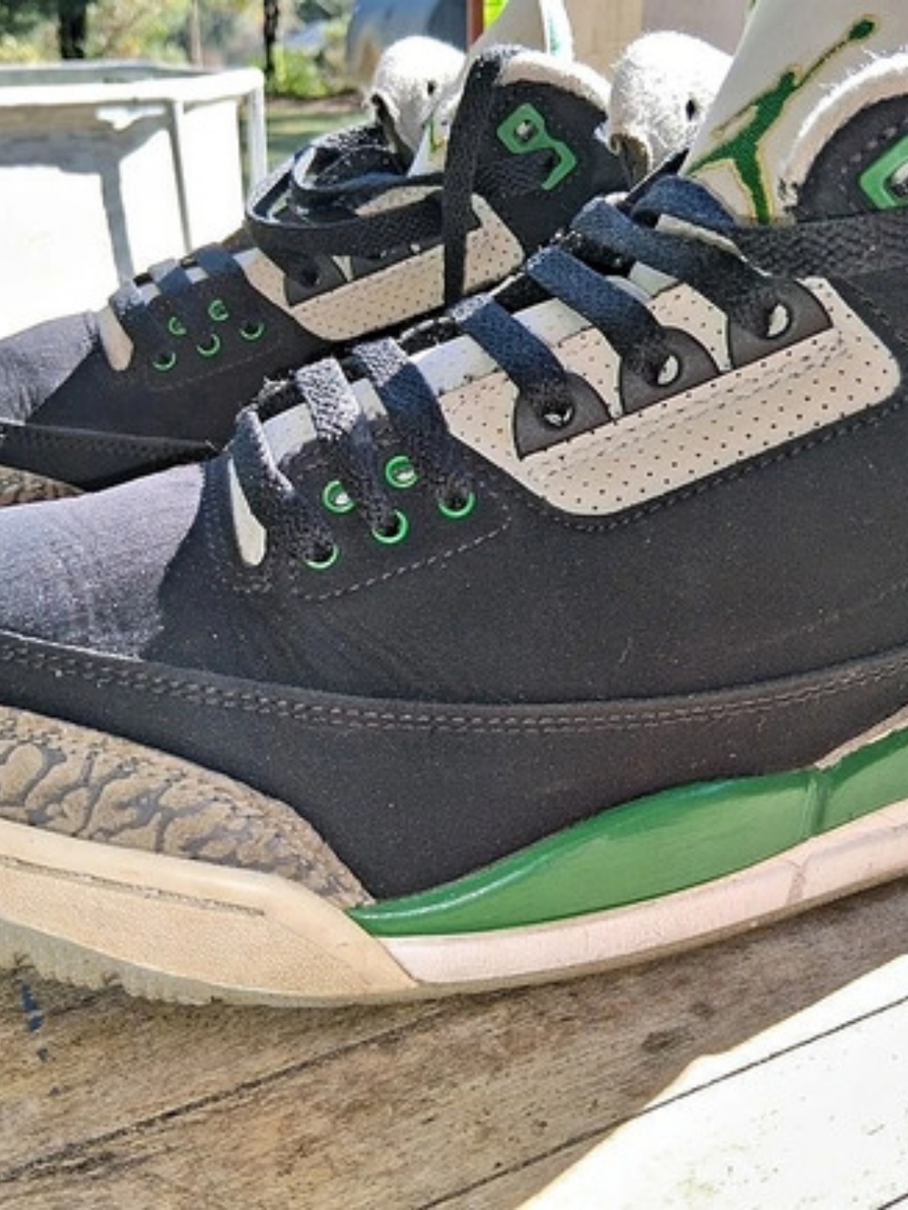 Jordan Air Jordan 3 Retro 'Pine Green' Sneakers Black & Green US 9.5
